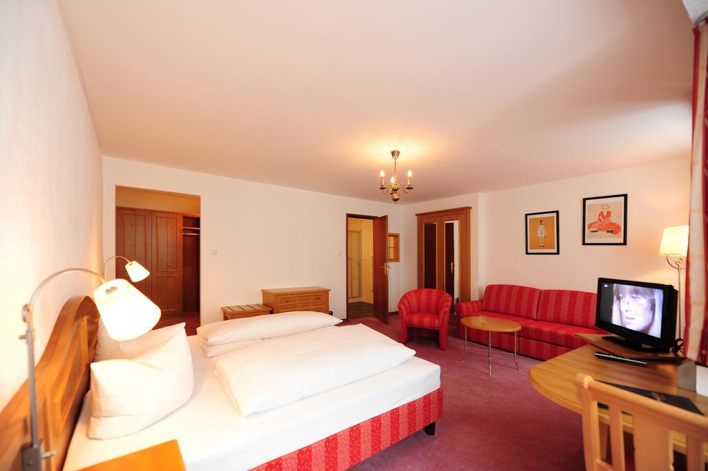 Hotel Krone ماتري ام برينر الغرفة الصورة