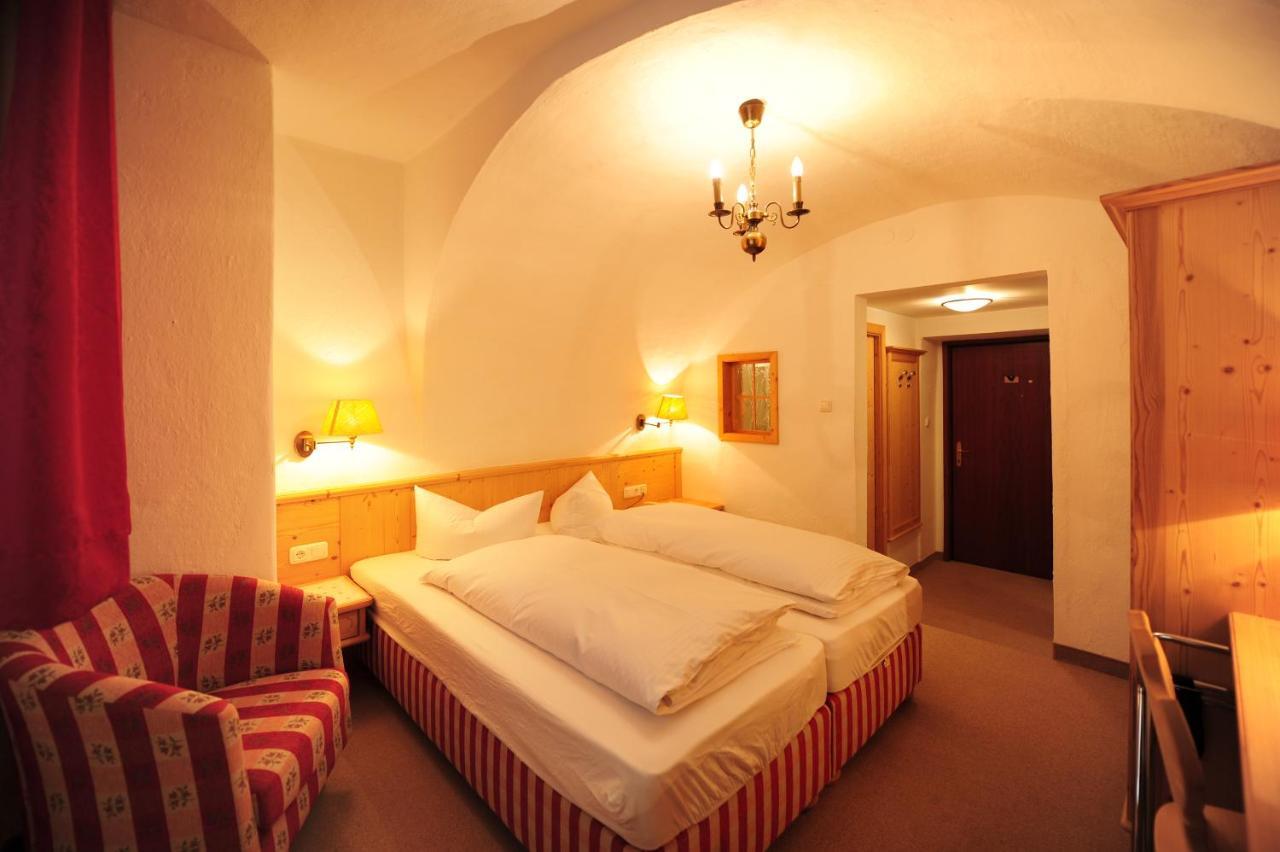 Hotel Krone ماتري ام برينر المظهر الخارجي الصورة