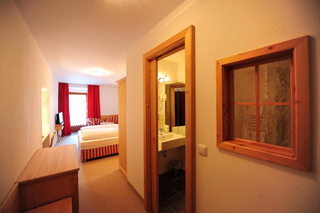 Hotel Krone ماتري ام برينر المظهر الخارجي الصورة